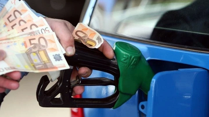 Η μεγάλη κλοπή στη βενζίνη – Έφτασε σχεδόν 2 ευρώ το λίτρο